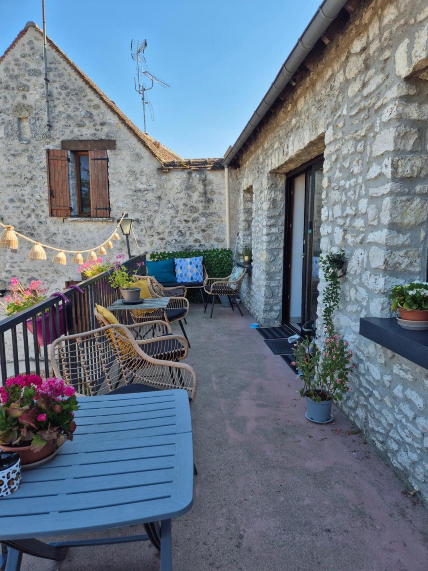 L'Eden Cache Hotel Beaune-la-Rolande Eksteriør billede